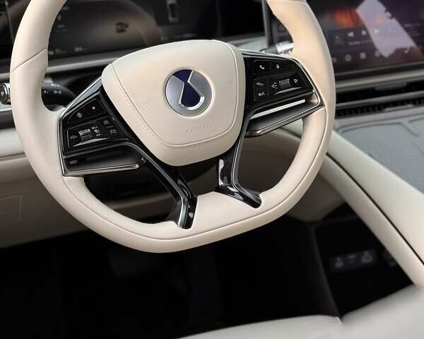 Сірий Denza N7, об'ємом двигуна 0 л та пробігом 8 тис. км за 36800 $, фото 14 на Automoto.ua