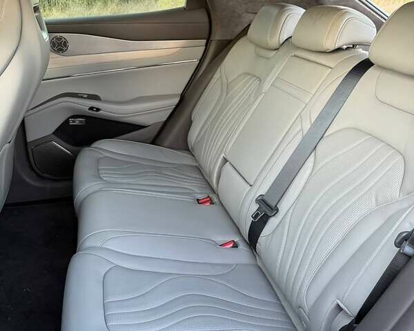 Серый Denza N7, объемом двигателя 0 л и пробегом 7 тыс. км за 35500 $, фото 5 на Automoto.ua