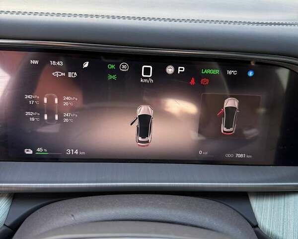 Серый Denza N7, объемом двигателя 0 л и пробегом 7 тыс. км за 35500 $, фото 2 на Automoto.ua