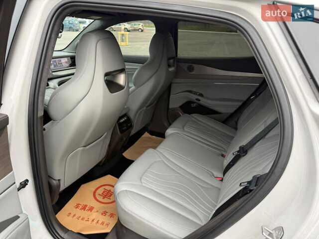 Сірий Denza N7, об'ємом двигуна 0 л та пробігом 12 тис. км за 42700 $, фото 10 на Automoto.ua