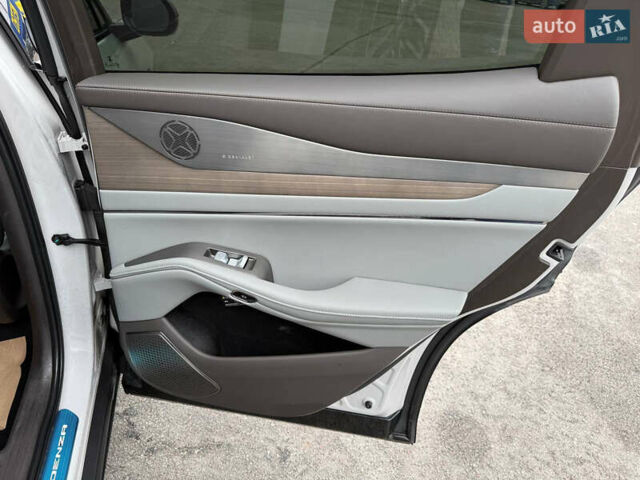 Сірий Denza N7, об'ємом двигуна 0 л та пробігом 12 тис. км за 42700 $, фото 9 на Automoto.ua