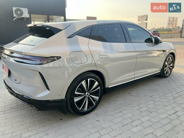 Сірий Denza N7, об'ємом двигуна 0 л та пробігом 17 тис. км за 36500 $, фото 3 на Automoto.ua