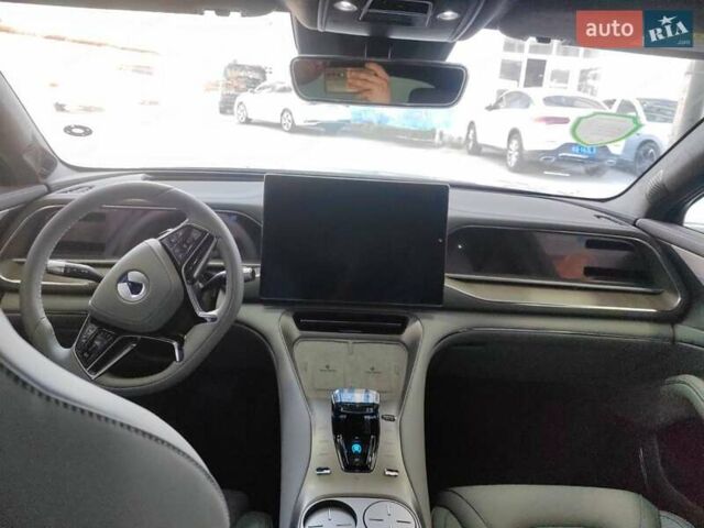 Сірий Denza N7, об'ємом двигуна 0 л та пробігом 7 тис. км за 39899 $, фото 4 на Automoto.ua