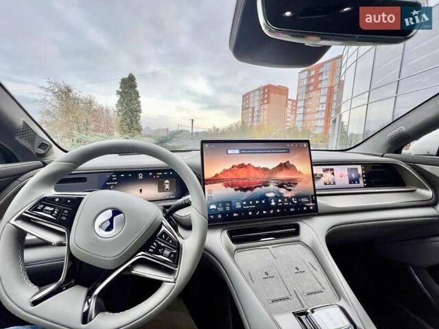 Серый Denza N7, объемом двигателя 0 л и пробегом 1 тыс. км за 45500 $, фото 13 на Automoto.ua