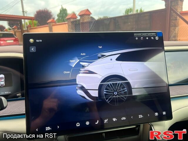 Белый Denza Z9, объемом двигателя 0 л и пробегом 12 тыс. км за 58000 $, фото 10 на Automoto.ua