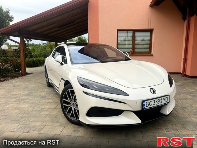 Белый Denza Z9, объемом двигателя 0 л и пробегом 12 тыс. км за 58000 $, фото 2 на Automoto.ua