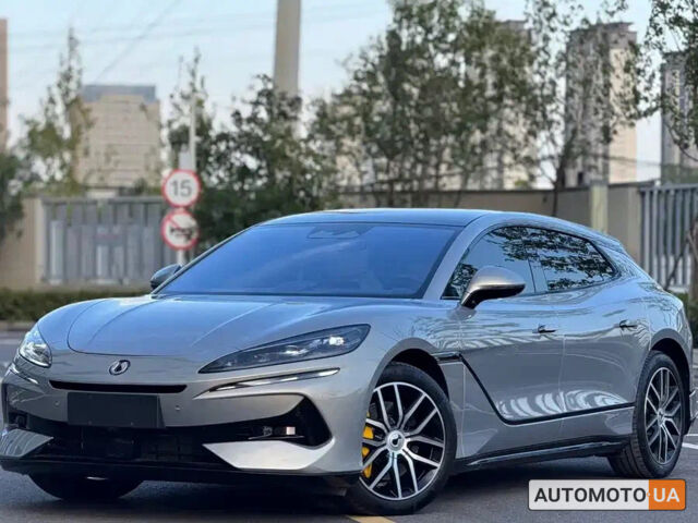 Серый Denza Z9 GT, объемом двигателя 0 л и пробегом 1 тыс. км за 53500 $, фото 3 на Automoto.ua