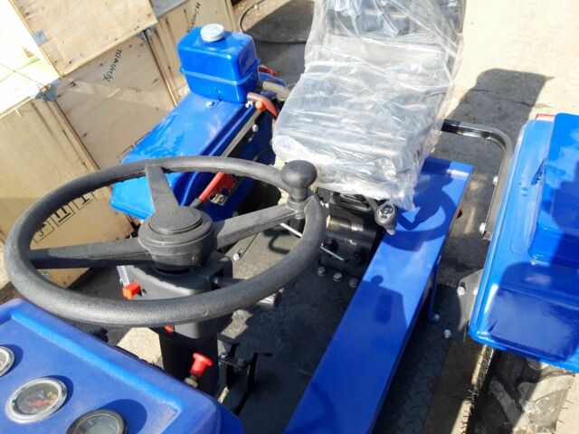 ДМТЗ Другая, объемом двигателя 995 л и пробегом 1 тыс. км за 2400 $, фото 2 на Automoto.ua