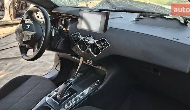 Белый DS 3 Crossback, объемом двигателя 1.2 л и пробегом 20 тыс. км за 2500 $, фото 9 на Automoto.ua