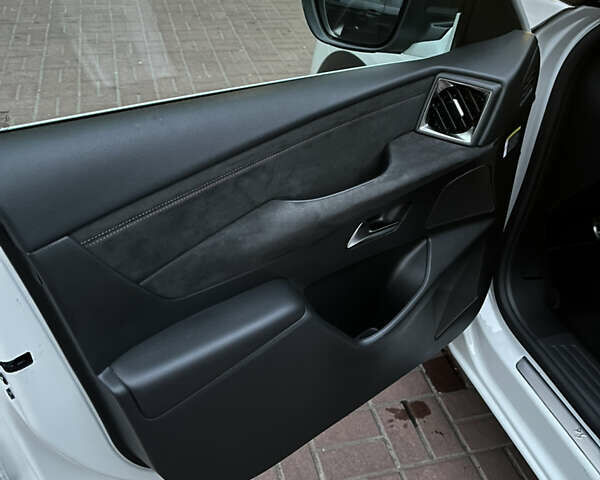 Білий DS 3 Crossback, об'ємом двигуна 1.5 л та пробігом 110 тис. км за 21900 $, фото 12 на Automoto.ua