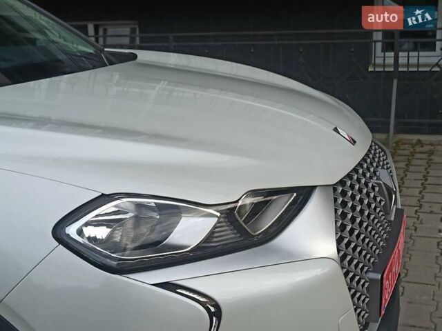 Белый DS 3 Crossback, объемом двигателя 0 л и пробегом 114 тыс. км за 14750 $, фото 45 на Automoto.ua