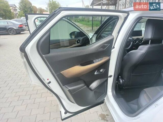 Белый DS 3 Crossback, объемом двигателя 0 л и пробегом 114 тыс. км за 14750 $, фото 77 на Automoto.ua