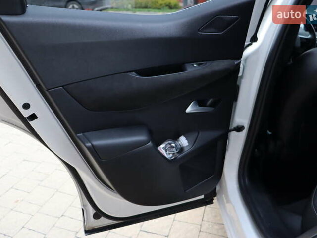 Білий DS 3 Crossback, об'ємом двигуна 0 л та пробігом 39 тис. км за 18900 $, фото 28 на Automoto.ua