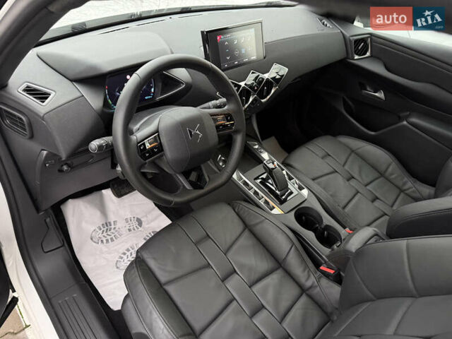 Белый DS 3 Crossback, объемом двигателя 0 л и пробегом 76 тыс. км за 16200 $, фото 15 на Automoto.ua