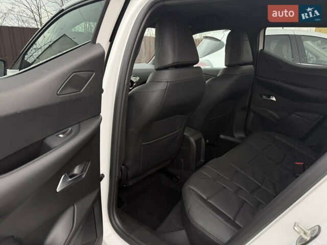 Белый DS 3 Crossback, объемом двигателя 0 л и пробегом 76 тыс. км за 16200 $, фото 16 на Automoto.ua