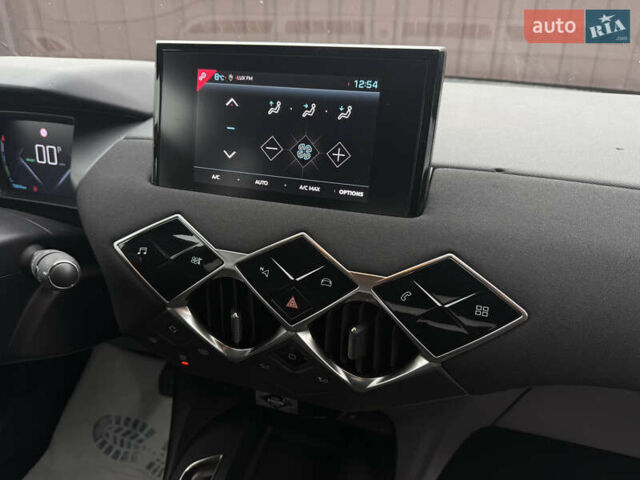 Белый DS 3 Crossback, объемом двигателя 0 л и пробегом 76 тыс. км за 16200 $, фото 26 на Automoto.ua