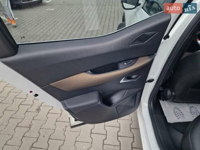 Білий DS 3 Crossback, об'ємом двигуна 0 л та пробігом 92 тис. км за 16200 $, фото 37 на Automoto.ua