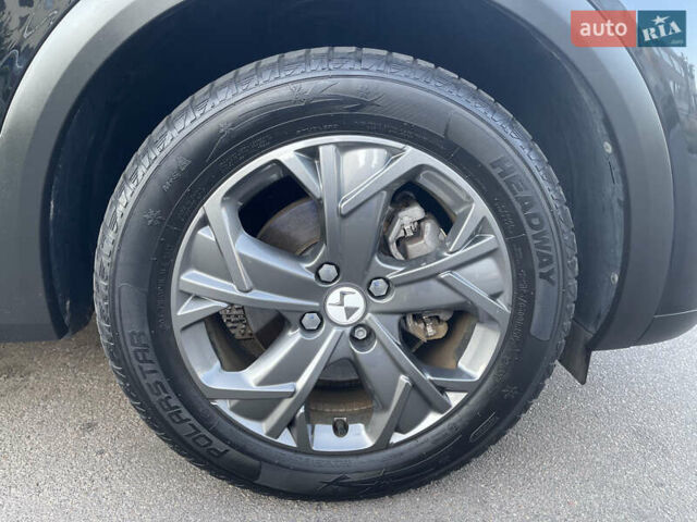Черный DS 3 Crossback, объемом двигателя 0 л и пробегом 21 тыс. км за 15950 $, фото 6 на Automoto.ua