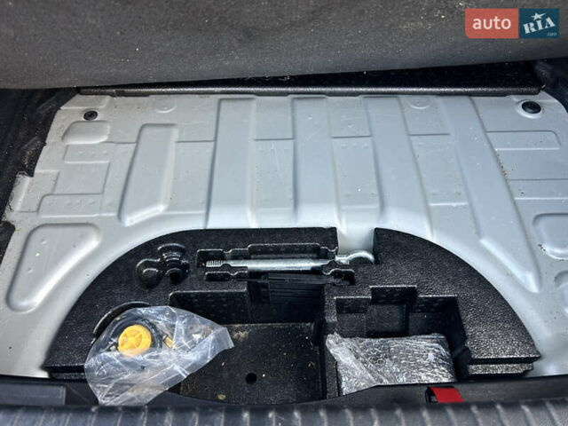 Серый DS 3 Crossback, объемом двигателя 0 л и пробегом 101 тыс. км за 17300 $, фото 61 на Automoto.ua