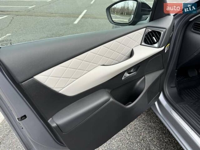 Серый DS 3 Crossback, объемом двигателя 1.5 л и пробегом 52 тыс. км за 19999 $, фото 52 на Automoto.ua