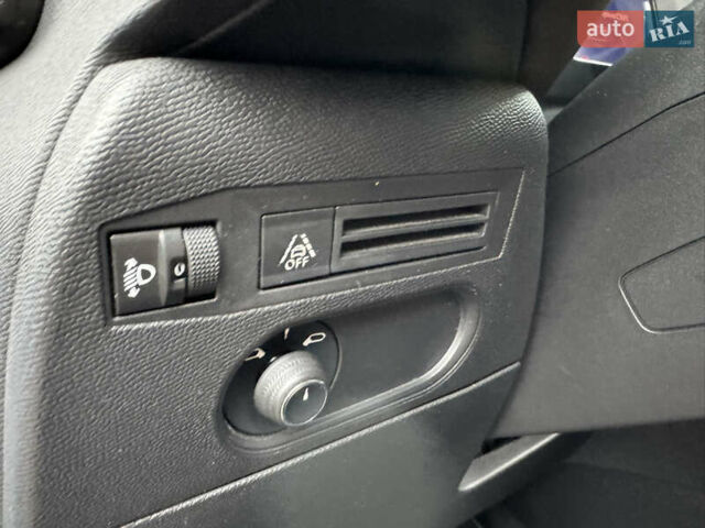 Серый DS 3 Crossback, объемом двигателя 0 л и пробегом 72 тыс. км за 14650 $, фото 14 на Automoto.ua