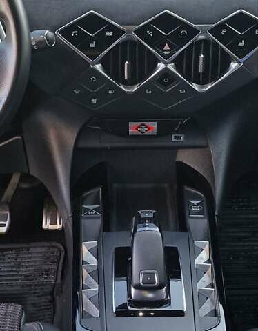 Серый DS 3 Crossback, объемом двигателя 1.2 л и пробегом 51 тыс. км за 17000 $, фото 22 на Automoto.ua