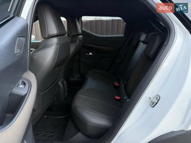 Белый DS 3 e-Tense, объемом двигателя 0 л и пробегом 54 тыс. км за 17200 $, фото 19 на Automoto.ua