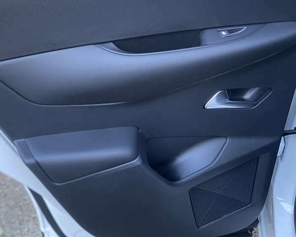 Білий DS 3 e-Tense, об'ємом двигуна 0 л та пробігом 69 тис. км за 15900 $, фото 20 на Automoto.ua