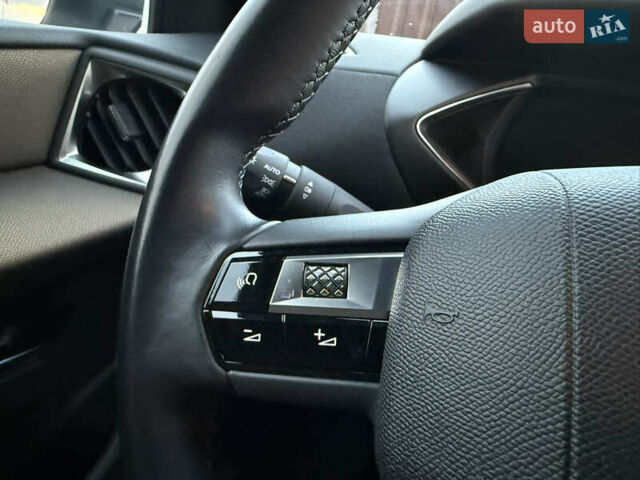 Белый DS 3 e-Tense, объемом двигателя 0 л и пробегом 54 тыс. км за 17200 $, фото 30 на Automoto.ua