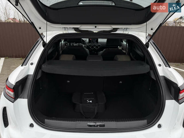 Белый DS 3 e-Tense, объемом двигателя 0 л и пробегом 87 тыс. км за 16200 $, фото 17 на Automoto.ua