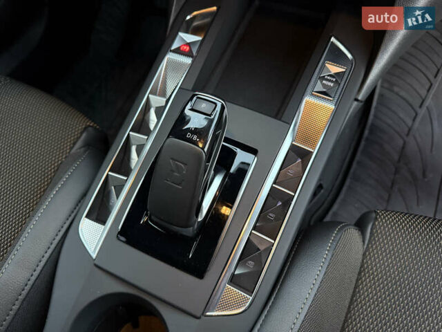 Белый DS 3 e-Tense, объемом двигателя 0 л и пробегом 54 тыс. км за 17200 $, фото 27 на Automoto.ua