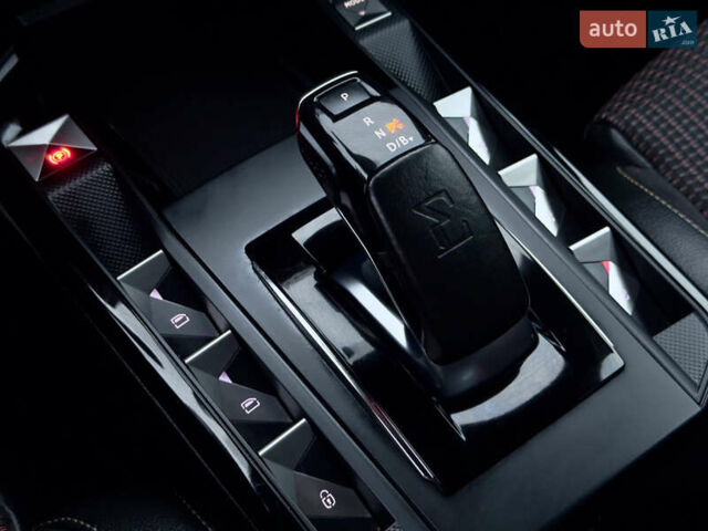 Красный DS 3 e-Tense, объемом двигателя 0 л и пробегом 25 тыс. км за 16900 $, фото 39 на Automoto.ua