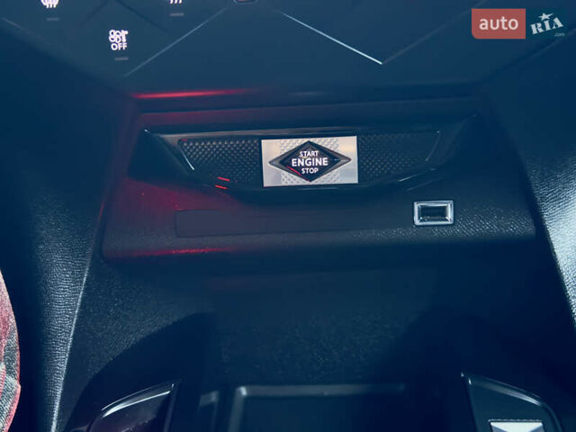 Красный DS 3 e-Tense, объемом двигателя 0 л и пробегом 25 тыс. км за 16900 $, фото 44 на Automoto.ua