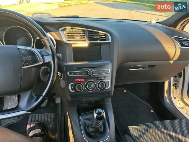 Білий DS 4, об'ємом двигуна 1.56 л та пробігом 306 тис. км за 12500 $, фото 13 на Automoto.ua