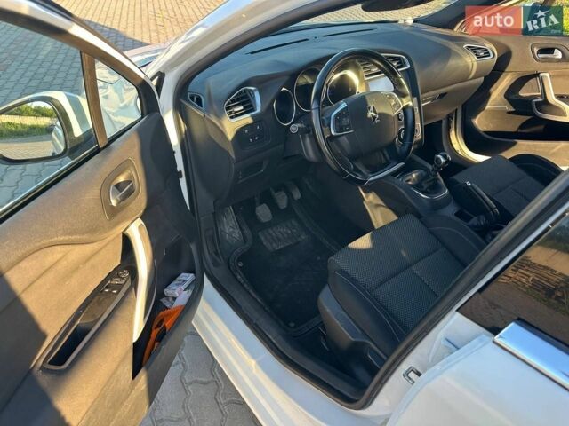Білий DS 4, об'ємом двигуна 1.56 л та пробігом 306 тис. км за 12500 $, фото 8 на Automoto.ua