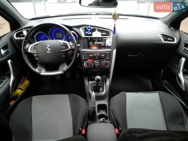 Синий DS 4, объемом двигателя 1.6 л и пробегом 260 тыс. км за 10600 $, фото 10 на Automoto.ua
