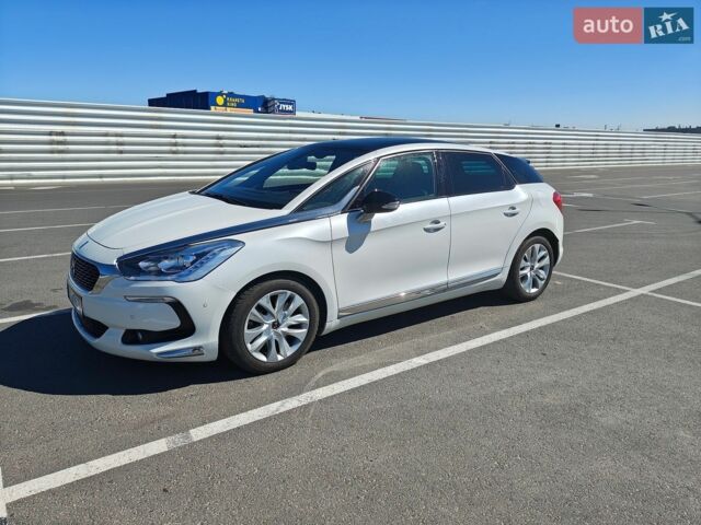 Белый DS 5, объемом двигателя 2 л и пробегом 212 тыс. км за 15500 $, фото 1 на Automoto.ua