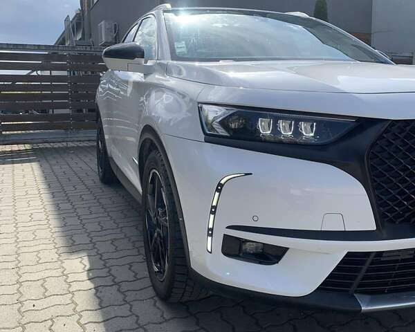 Белый DS 7 Crossback, объемом двигателя 1.5 л и пробегом 165 тыс. км за 26000 $, фото 1 на Automoto.ua