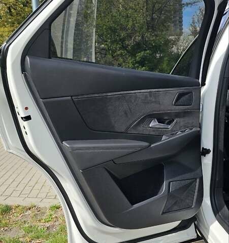 Белый DS 7 Crossback, объемом двигателя 2 л и пробегом 103 тыс. км за 26500 $, фото 19 на Automoto.ua