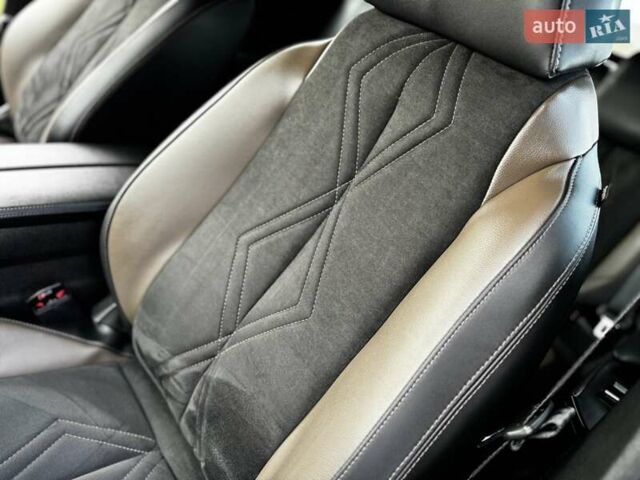 Черный DS 7 Crossback, объемом двигателя 2 л и пробегом 178 тыс. км за 24400 $, фото 60 на Automoto.ua