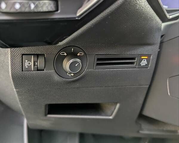 Черный DS 7 Crossback, объемом двигателя 1.5 л и пробегом 131 тыс. км за 23600 $, фото 19 на Automoto.ua