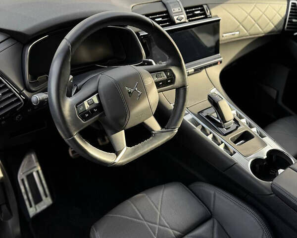Черный DS 7 Crossback, объемом двигателя 1.59 л и пробегом 27 тыс. км за 38500 $, фото 7 на Automoto.ua