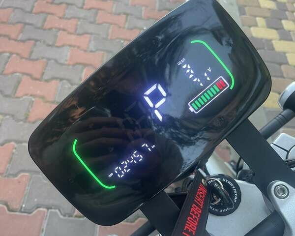 Серый Elwinn CCS, объемом двигателя 0 л и пробегом 3 тыс. км за 3500 $, фото 16 на Automoto.ua