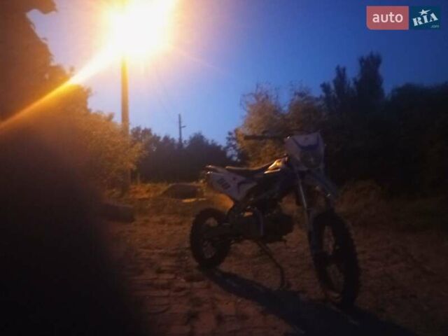 Синий Exdrive 125, объемом двигателя 0.5 л и пробегом 2 тыс. км за 29000 $, фото 4 на Automoto.ua