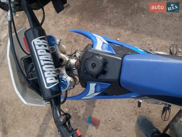 Синий Exdrive 125, объемом двигателя 0.5 л и пробегом 2 тыс. км за 29000 $, фото 5 на Automoto.ua