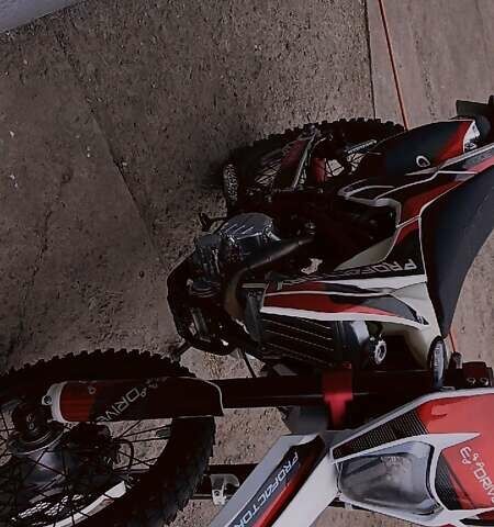 Exdrive Profactory 300 2024 в Гадяче на Automoto.ua Белый Exdrive Profactory 300, объемом двигателя 0 л и пробегом 3 тыс. км за 1937 $, фото 1 на Automoto.ua