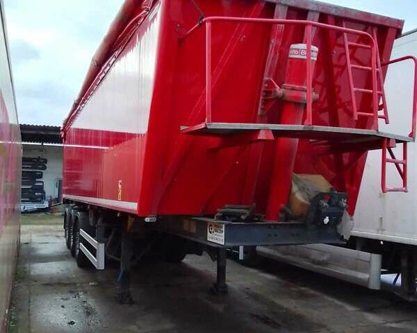 Красный GRAS GS, объемом двигателя 0 л и пробегом 300 тыс. км за 29959 $, фото 4 на Automoto.ua