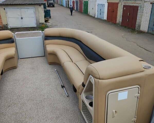 Harris Crown Pontoon, об'ємом двигуна 0 л та пробігом 100 тис. км за 26900 $, фото 8 на Automoto.ua
