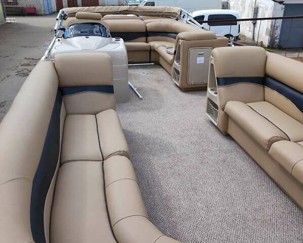 Harris Crown Pontoon, об'ємом двигуна 0 л та пробігом 100 тис. км за 26900 $, фото 4 на Automoto.ua