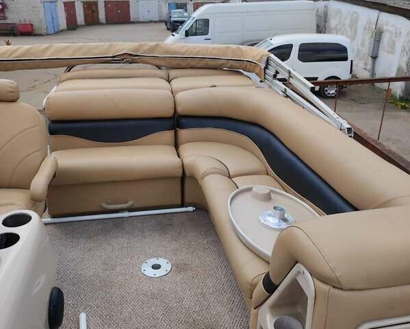 Harris Crown Pontoon, об'ємом двигуна 0 л та пробігом 100 тис. км за 26900 $, фото 6 на Automoto.ua